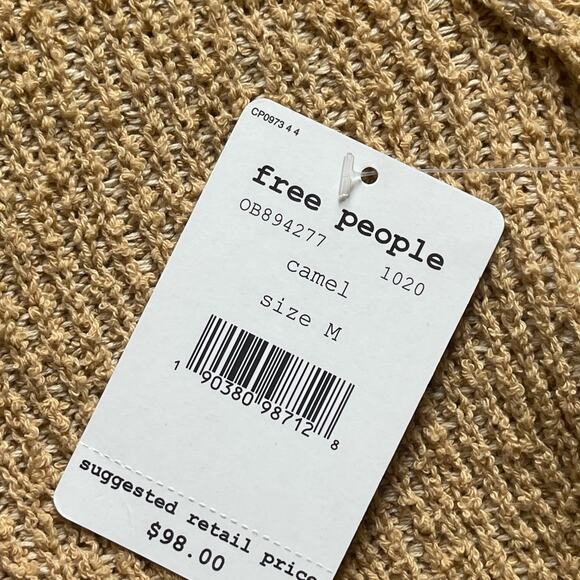 Free People Women's High Low V-Neck Cropped Sweater Camel Size Medium NWT - Picture 6 of 7
